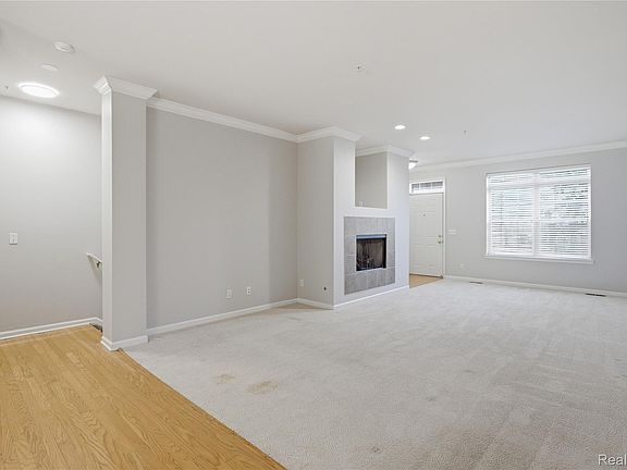 5th image of 1468 Devon Ln