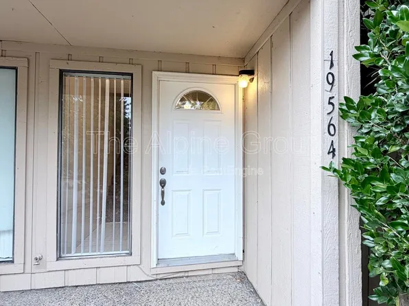 19564 NW Mahama Pl, Portland, OR 97229