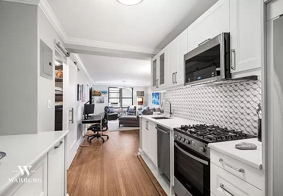 3rd image of 60 9th Ave #327
