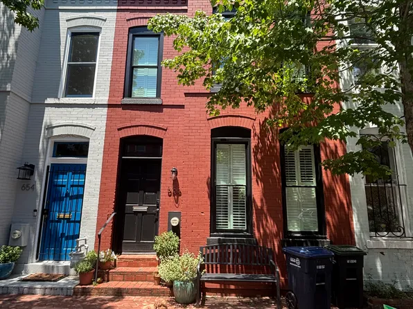 656 Acker Pl NE, Washington, DC 20002