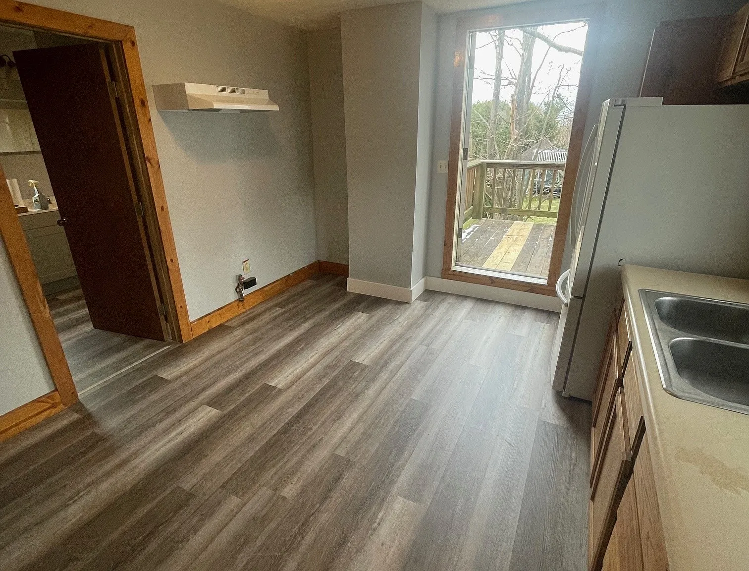 3 bed, 800 sqft, $760 — Photo 2