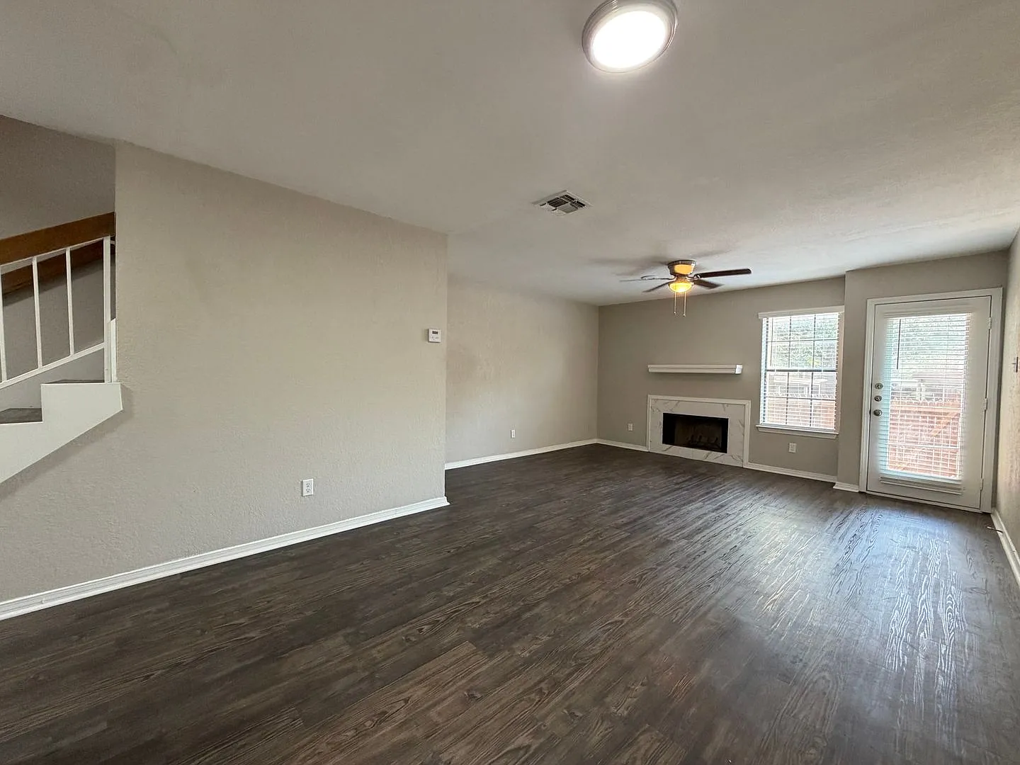 Available Now 2 Bedroom 1.5 Bath Townhome In Sw Fort Worth — Photo 4