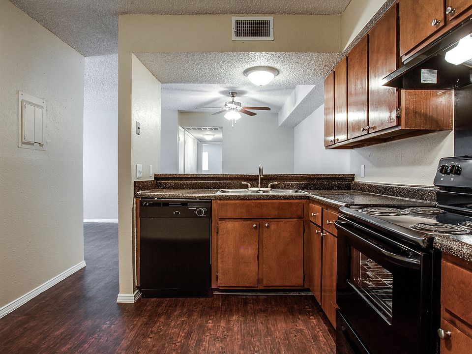 1st image of 1505 Tennis Dr APT 106