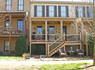 705 Hammond Dr, Woodstock, GA 30188