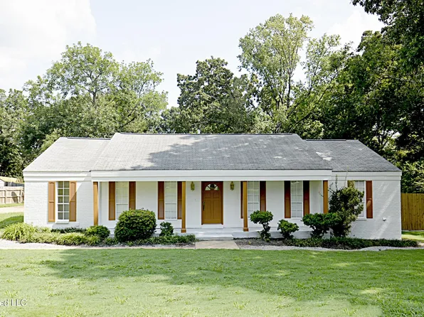 4490 Big Horn Dr S, Nesbit, MS 38651