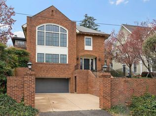 1790 S Lynn St, Arlington, VA 22202