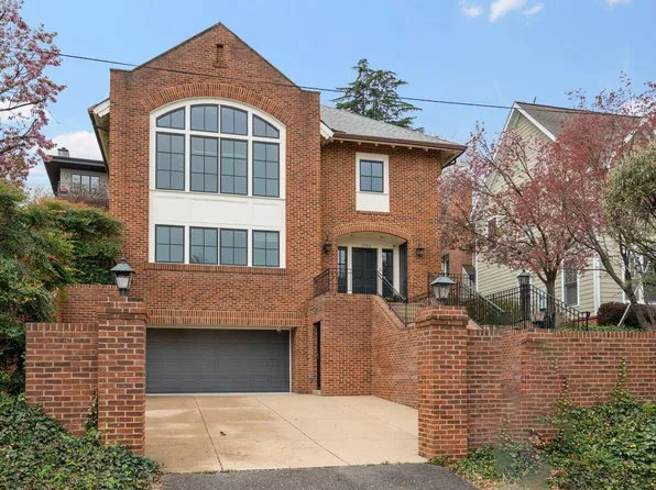 1790 S Lynn St, Arlington, VA 22202