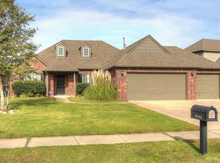 2642 N 17th St, Broken Arrow, OK 74012