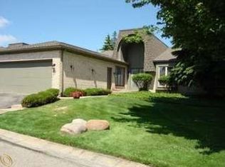 5159 Woodlands Ln, Bloomfield Township, MI