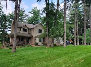 5917 Cider Mill Dr, Fenton, MI 48430