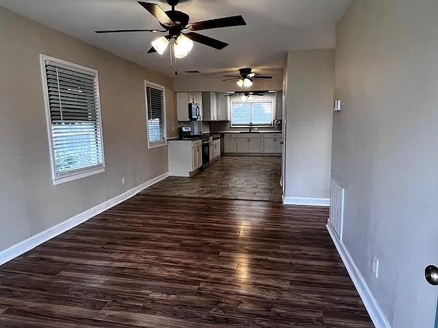 345 Wainwright Dr — Photo 4
