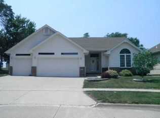 4512 SW 33rd St, Des Moines, IA 50321