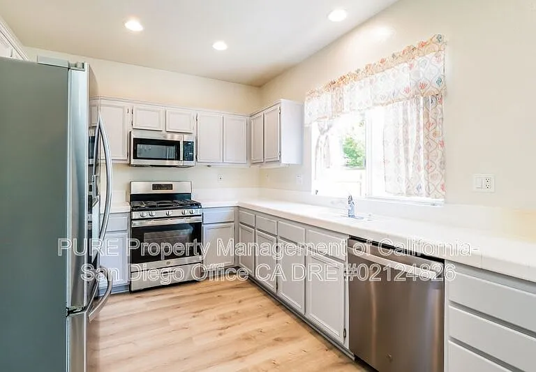 535 Island Breeze Ln — Photo 6