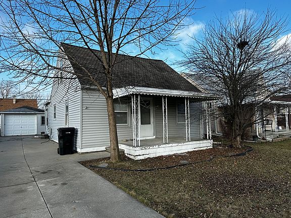 2nd image of 25607 Fern St