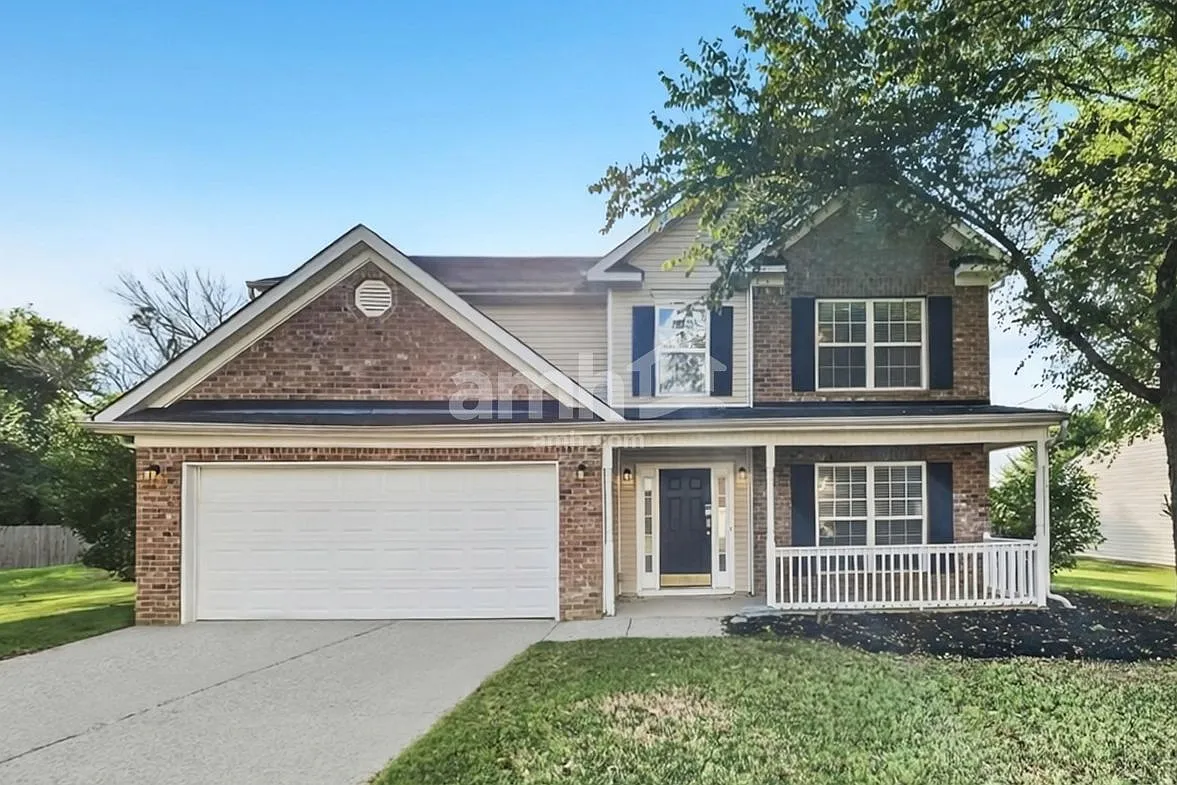 4 bed, 2.5 bath, 2546 sqft, $2,500 — Photo 1