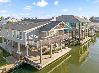 22028 Deaf P Smith Dr, Galveston, TX 77554