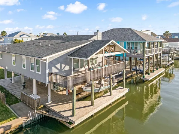 22028 Deaf P Smith Dr, Galveston, TX 77554