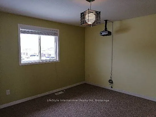 22 Clairfields Dr W #MAIN — Photo 21