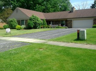 377 Timber Dr, Coloma, MI 49038