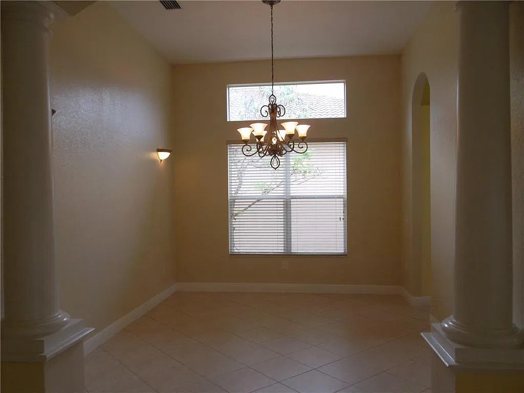 4 bed, 3.0 bath, 2443 sqft, $6,200 — Photo 4