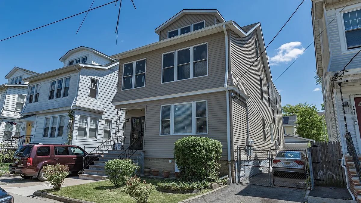 Building Photo - 182 Ellery Ave #2