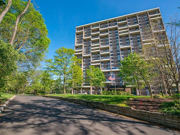 2nd image of 1000 Urlin Ave APT 1614