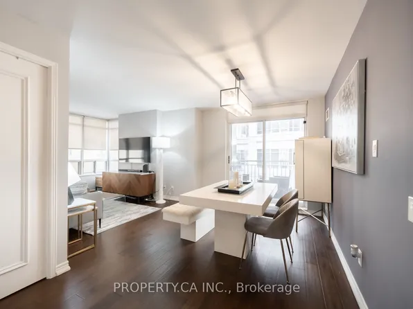 60 Saint Clair Ave W Unit 202, Toronto, ON M4V 1M1