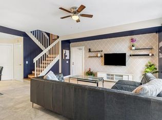 5469 Cove Cir, Naples, FL 34119