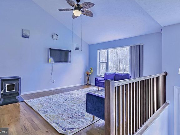 4th image of 1019 Cricket Ln