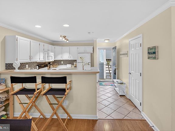3rd image of 3800 Sanibel Cir Unit 3808
