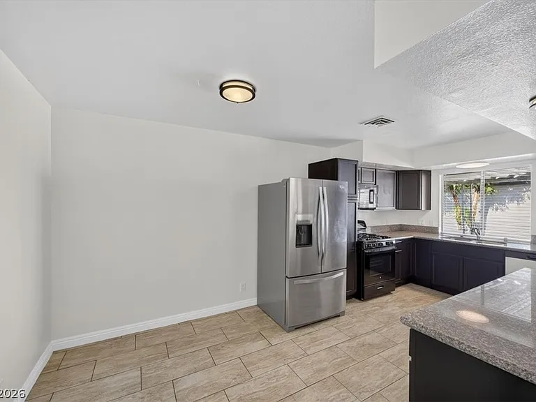 6834 Grandola Dr — Photo 14