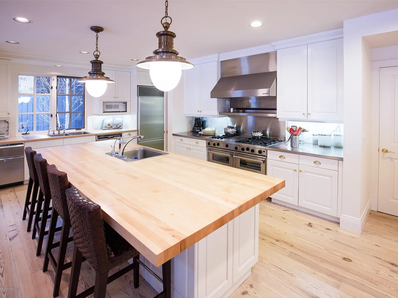 5 bed, 6.5 bath, 4824 sqft, $125,000 — Photo 3