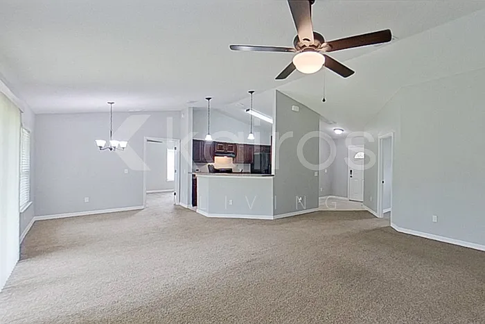 5623 NW 55th Ave — Photo 3