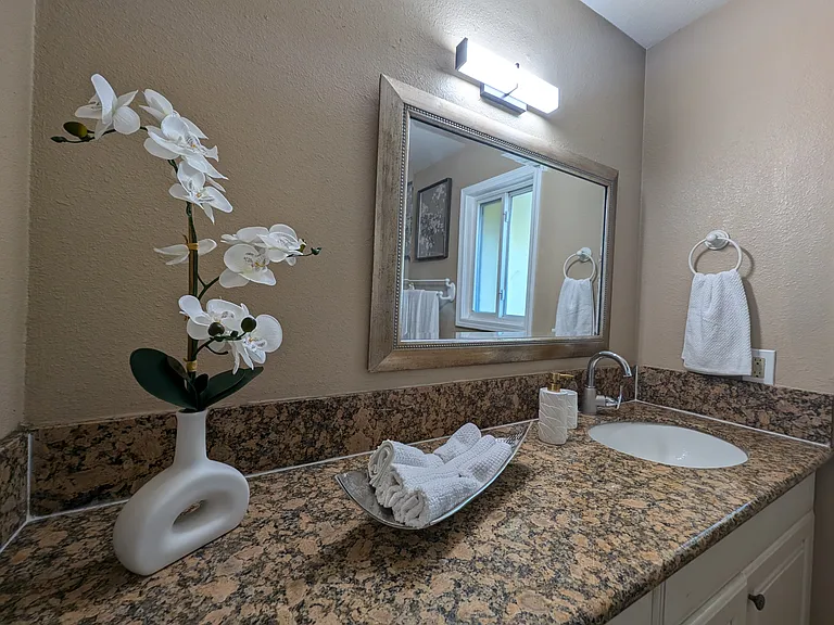 20440 Huntcliff Ln — Photo 31