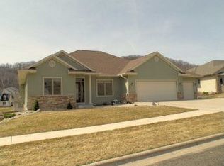 921 Tahoe Dr, Onalaska, WI 54650