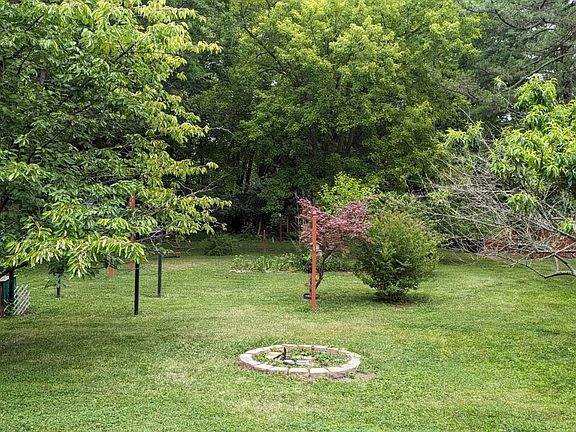 4th image of 928 Pinewell Dr