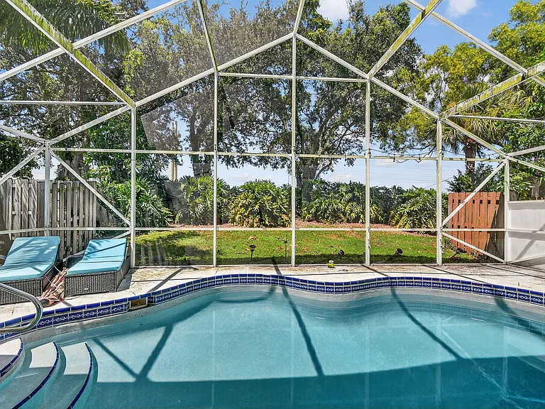 1891 Oak Berry Cir — Photo 36