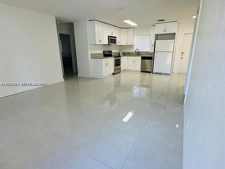 2620 NW 14th Ct — Photo 6