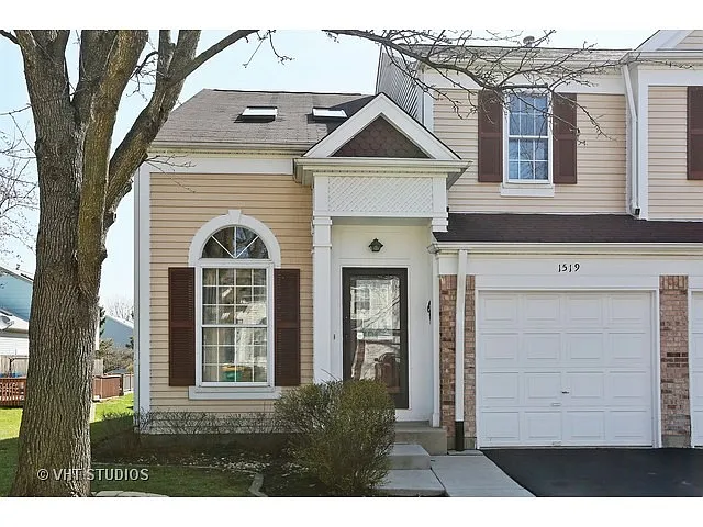 1519 Harvest Ln photo 1