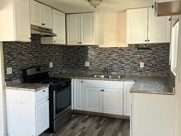 1546 N Hope Ave #C — Photo 1