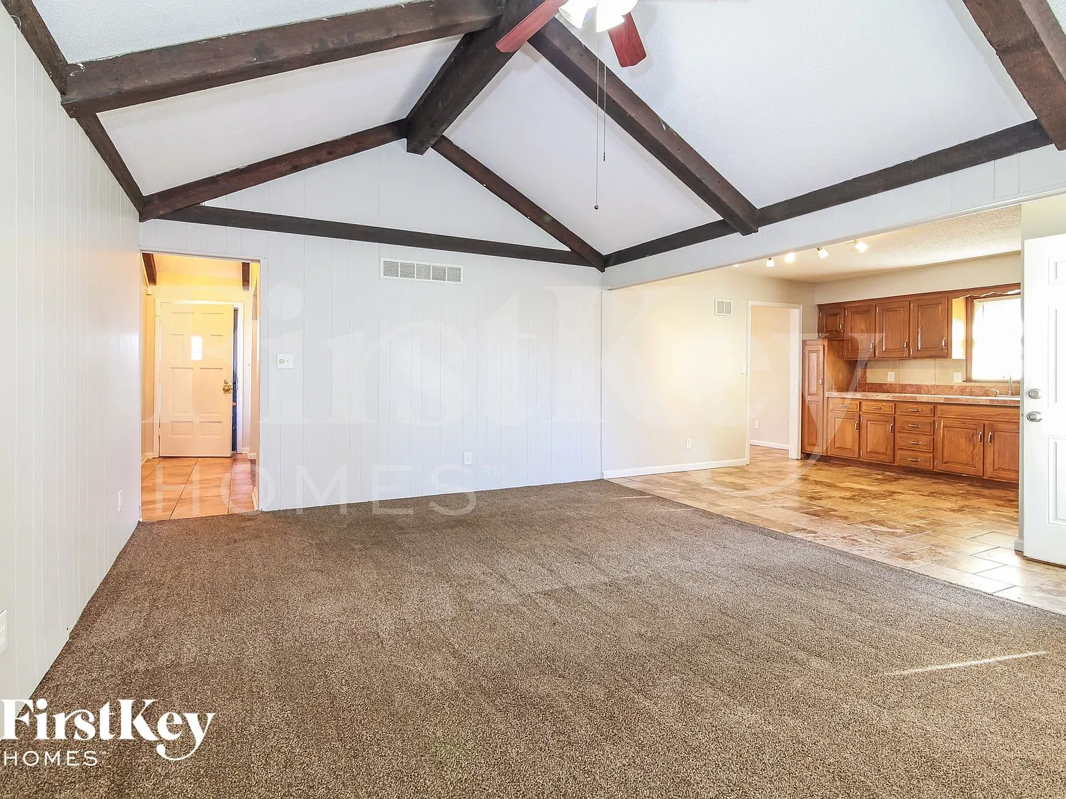 3 bed, 2.0 bath, 1538 sqft, $2,205 — Photo 2