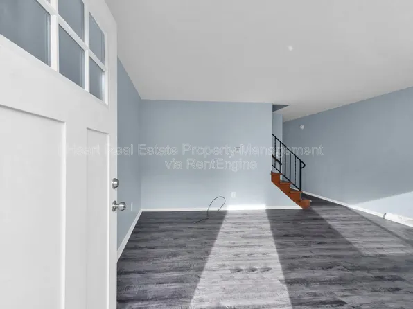 880 N Meadows Ct APT J, Columbus, OH 43229