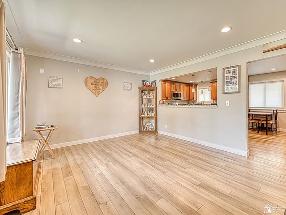 3rd image of 1021 Hackman Dr