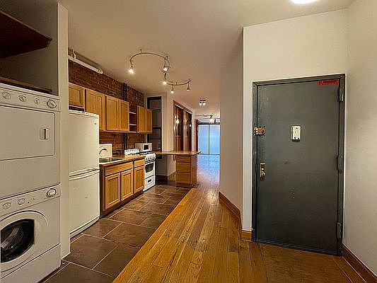 1st image of 2250 1st Ave APT 2S