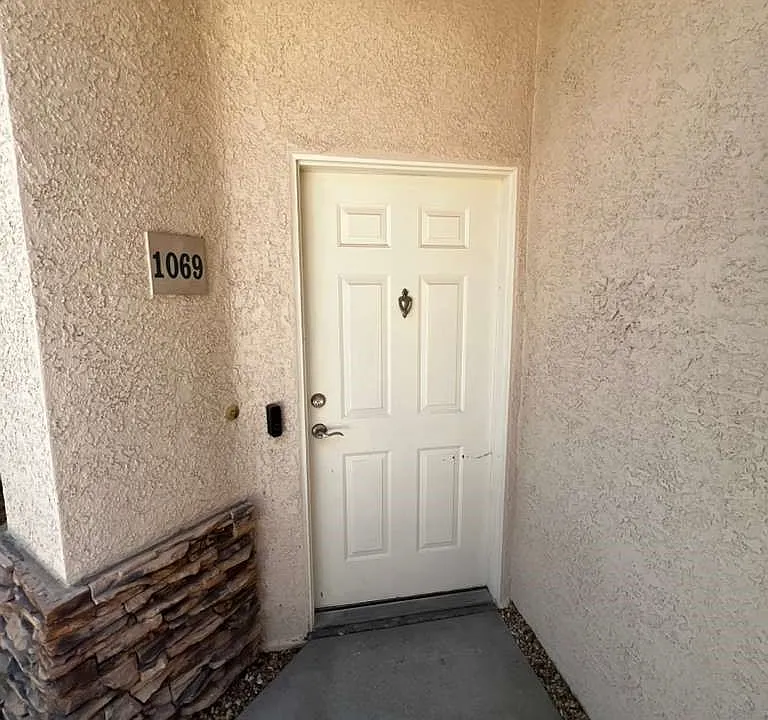 9901 Trailwood Dr #1069