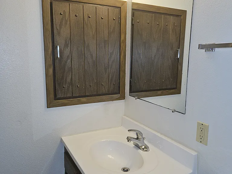1144 Langley Rd — Photo 11
