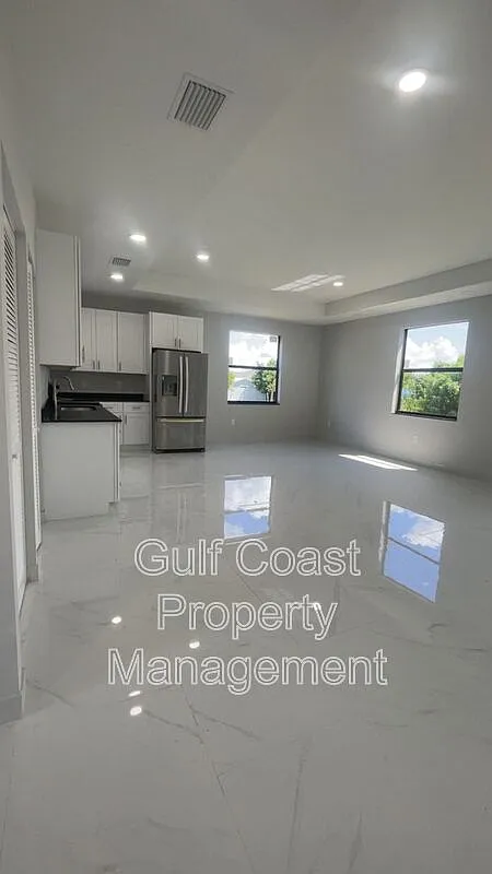3 bed, 2.0 bath, 1310 sqft, $1,700 — Photo 4