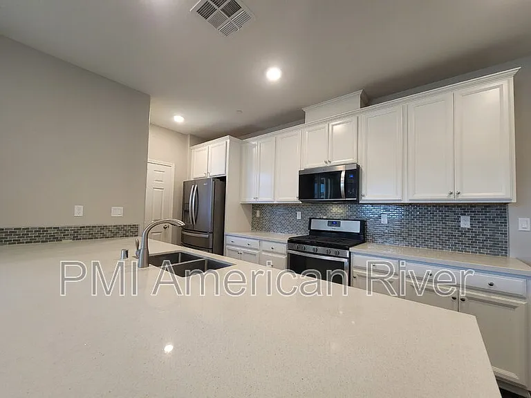 3238 Chelmer Way — Photo 6