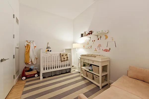 Sold by Nest Seekers International | media 4