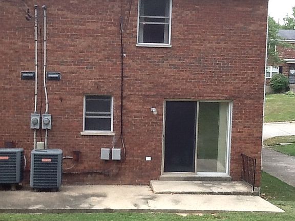3rd image of 266 N Ashbrook Cir #A